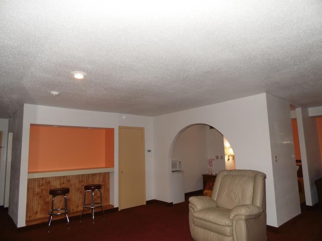 American Inn & Suites Boone Стая снимка