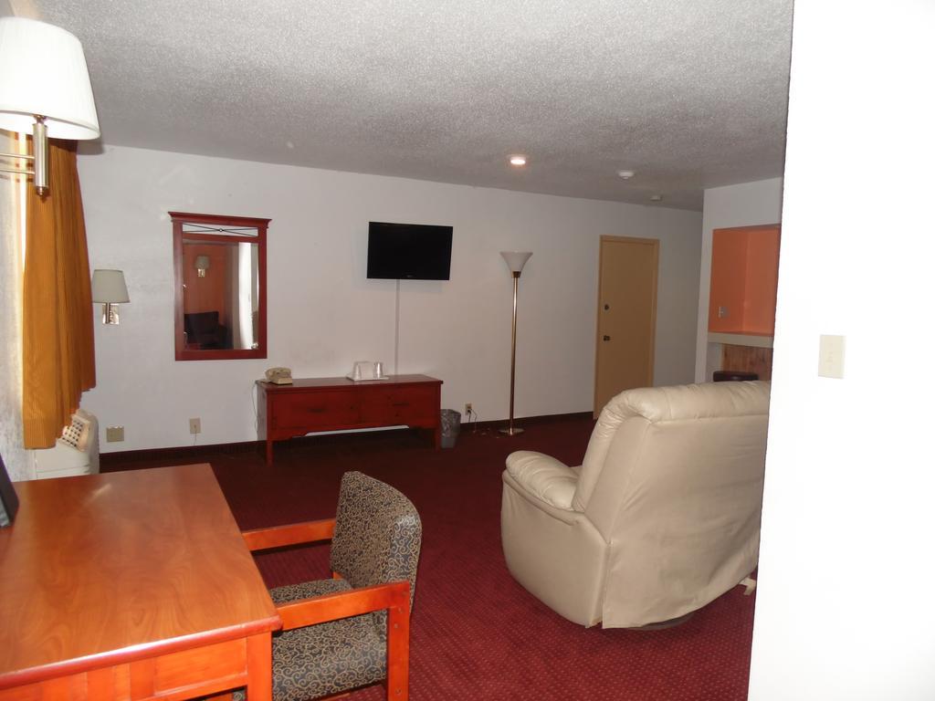 American Inn & Suites Boone Стая снимка