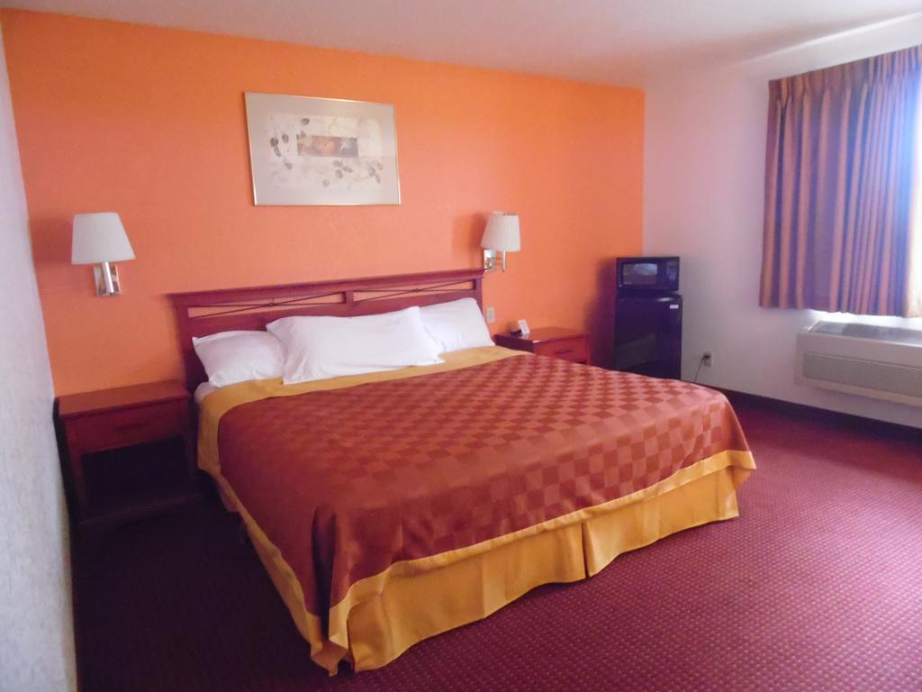 American Inn & Suites Boone Стая снимка