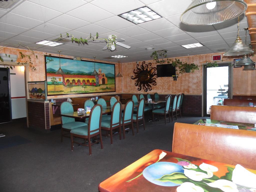 American Inn & Suites Boone Екстериор снимка