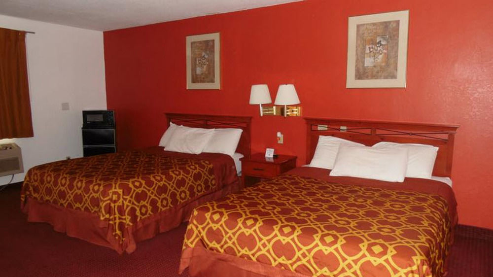 American Inn & Suites Boone Екстериор снимка